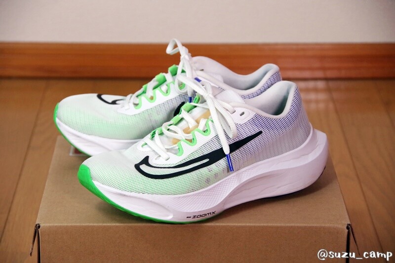 ナイキ ズームフライ5 白緑の外観写真