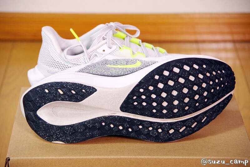 ナイキ ペガサス41 黄色のソール写真